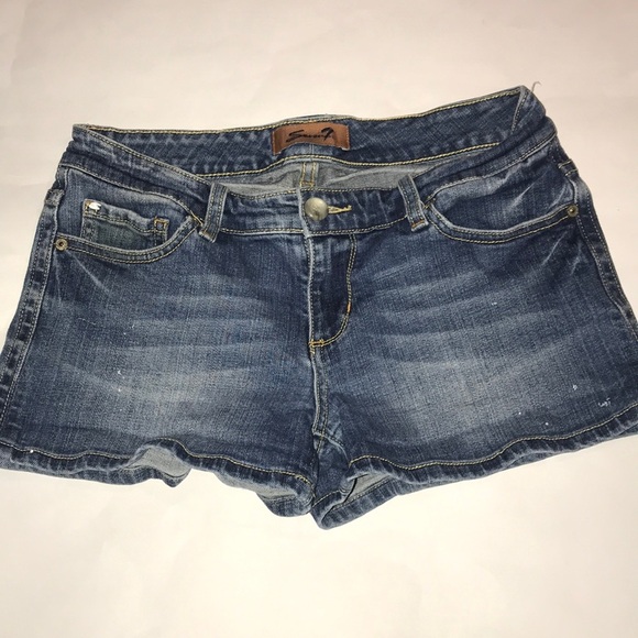 Seven7 shorts - Picture 1 of 3